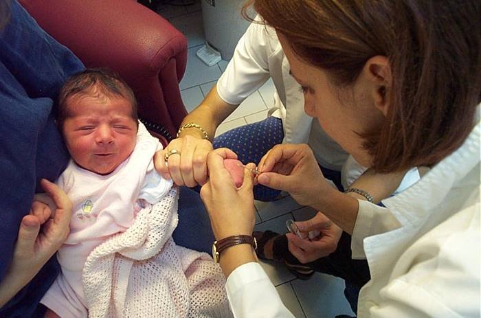 only one cup of blood in newborn babies