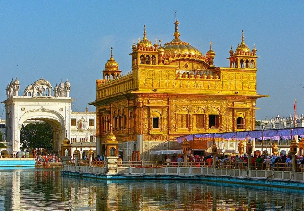 Golden Temple in Amritsar: Beauty of Sri Harmandir Sahib