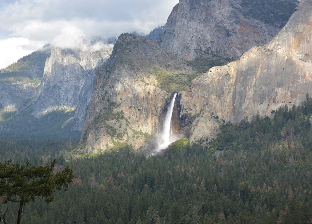 Bridalveil Fall in Yosemite National Park in California