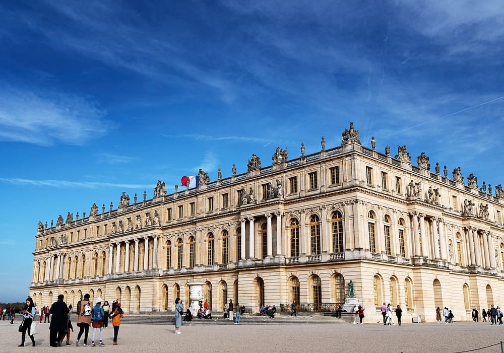 Palace of Versailles: A Majestic Extravaganza