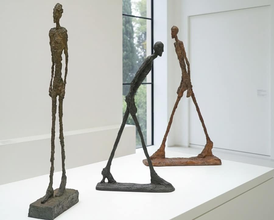 Homme qui marche I (Walking Man I) sculpture