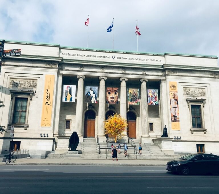 Top 24 Famous Tourist Attractions in Montreal, Quebec | World Famous Things